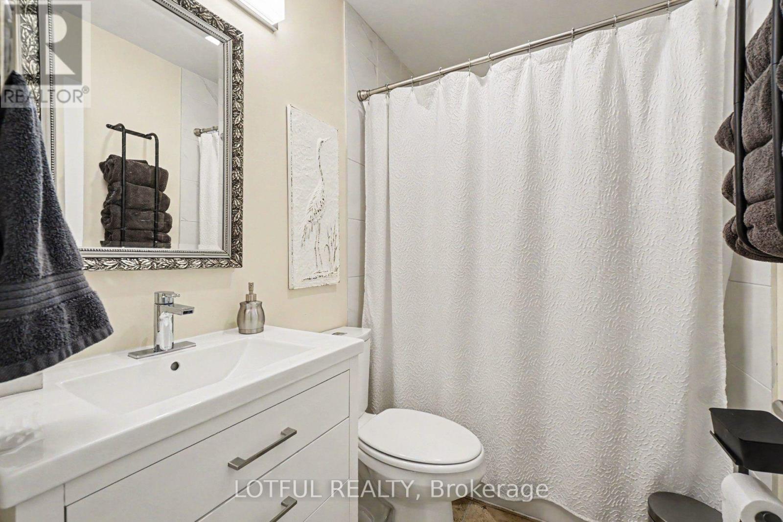 2420 Pine Avenue Property Photo 19
