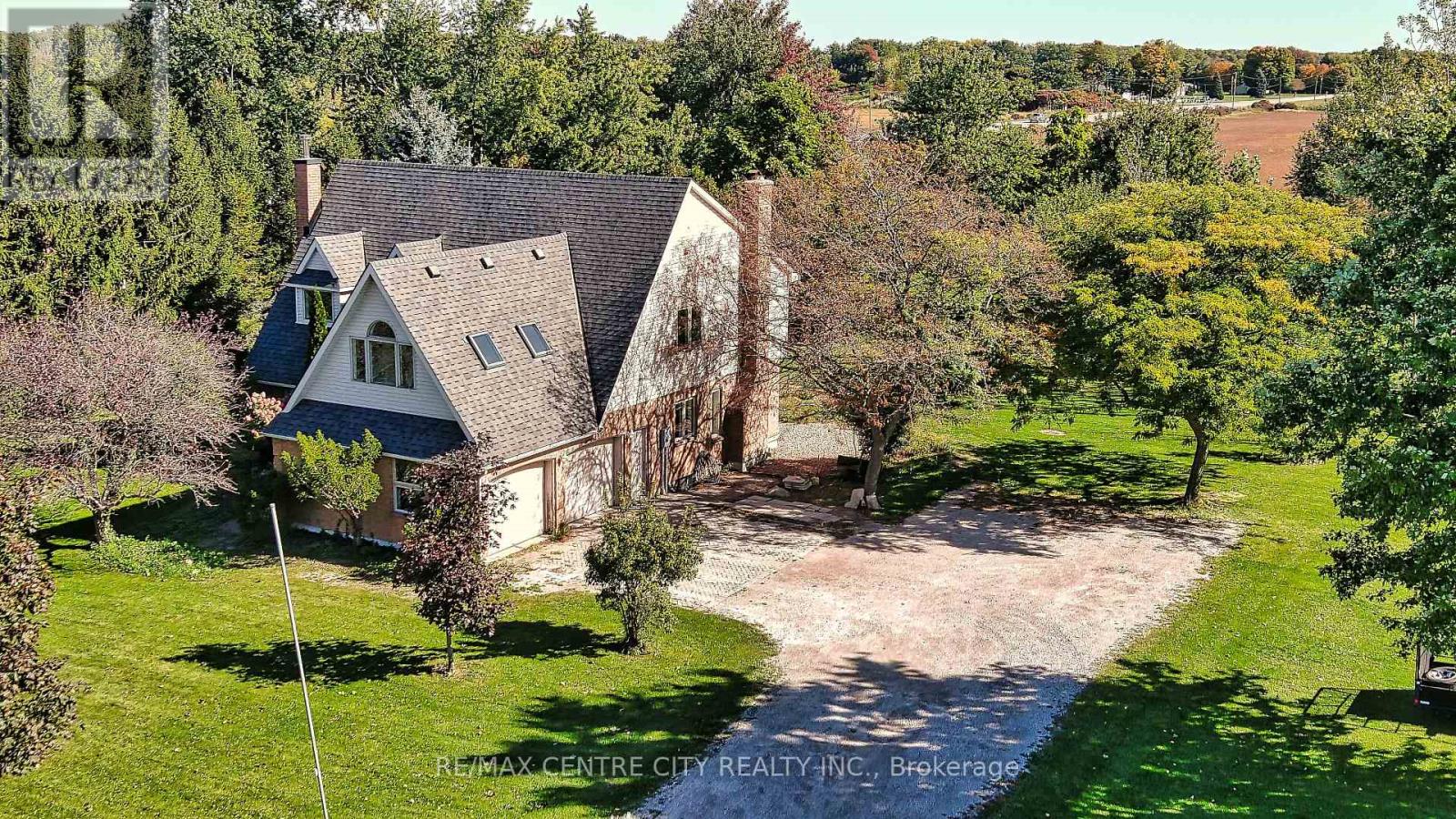 7442 Fairview Road Property Photo 7