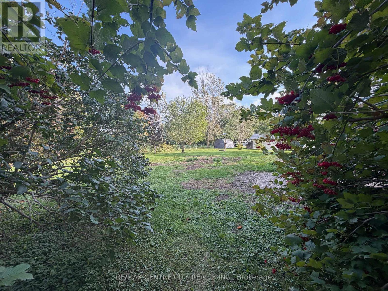 7442 Fairview Road Property Photo 11