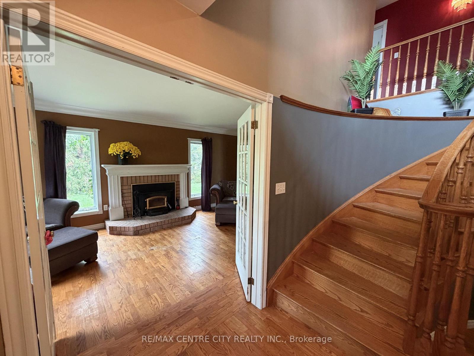 7442 Fairview Road Property Photo 16