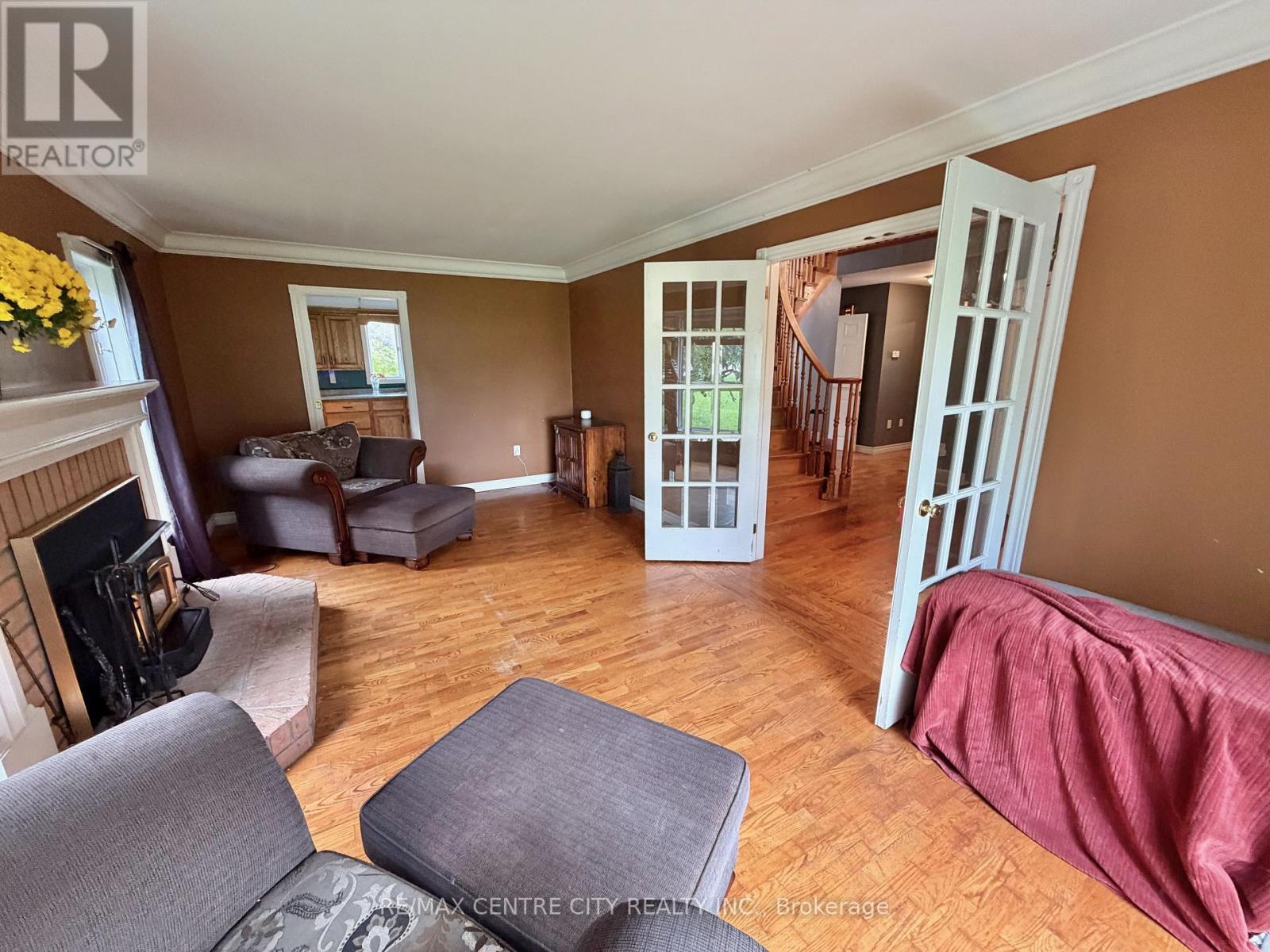7442 Fairview Road Property Photo 18
