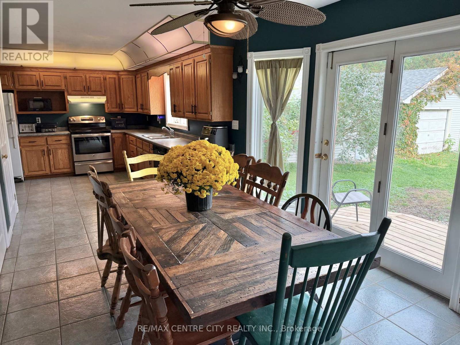 7442 Fairview Road Property Photo 20