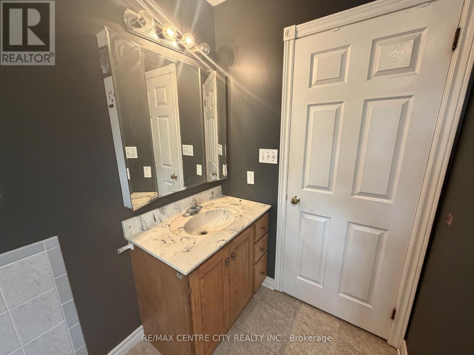 7442 Fairview Road Property Photo 35