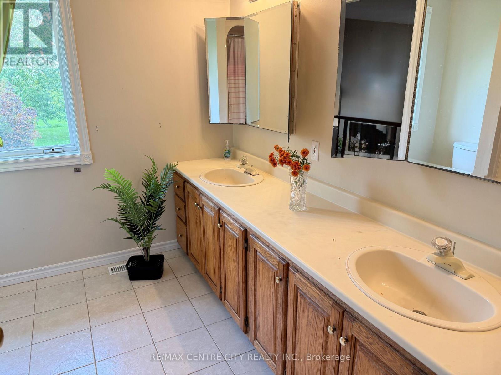 7442 Fairview Road Property Photo 42