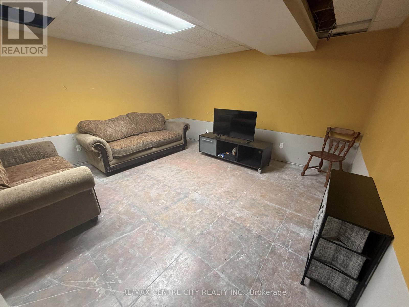 7442 Fairview Road Property Photo 46