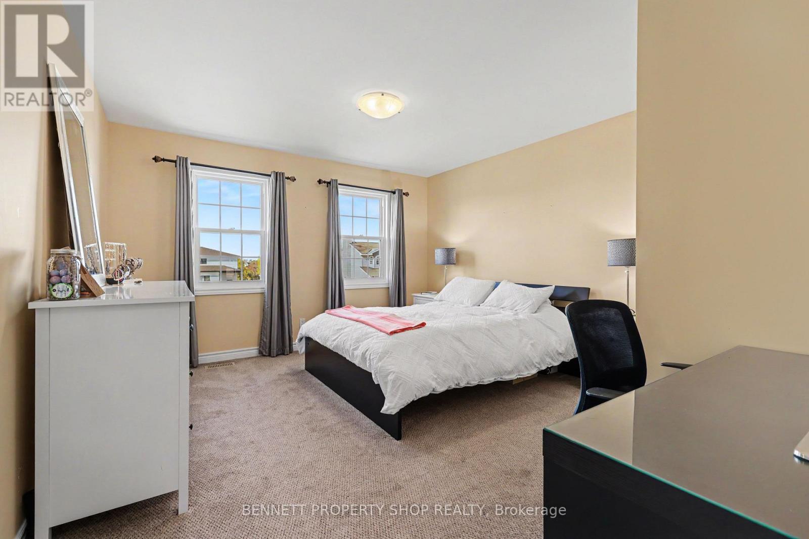 77 Tabitha Crescent Property Photo 11