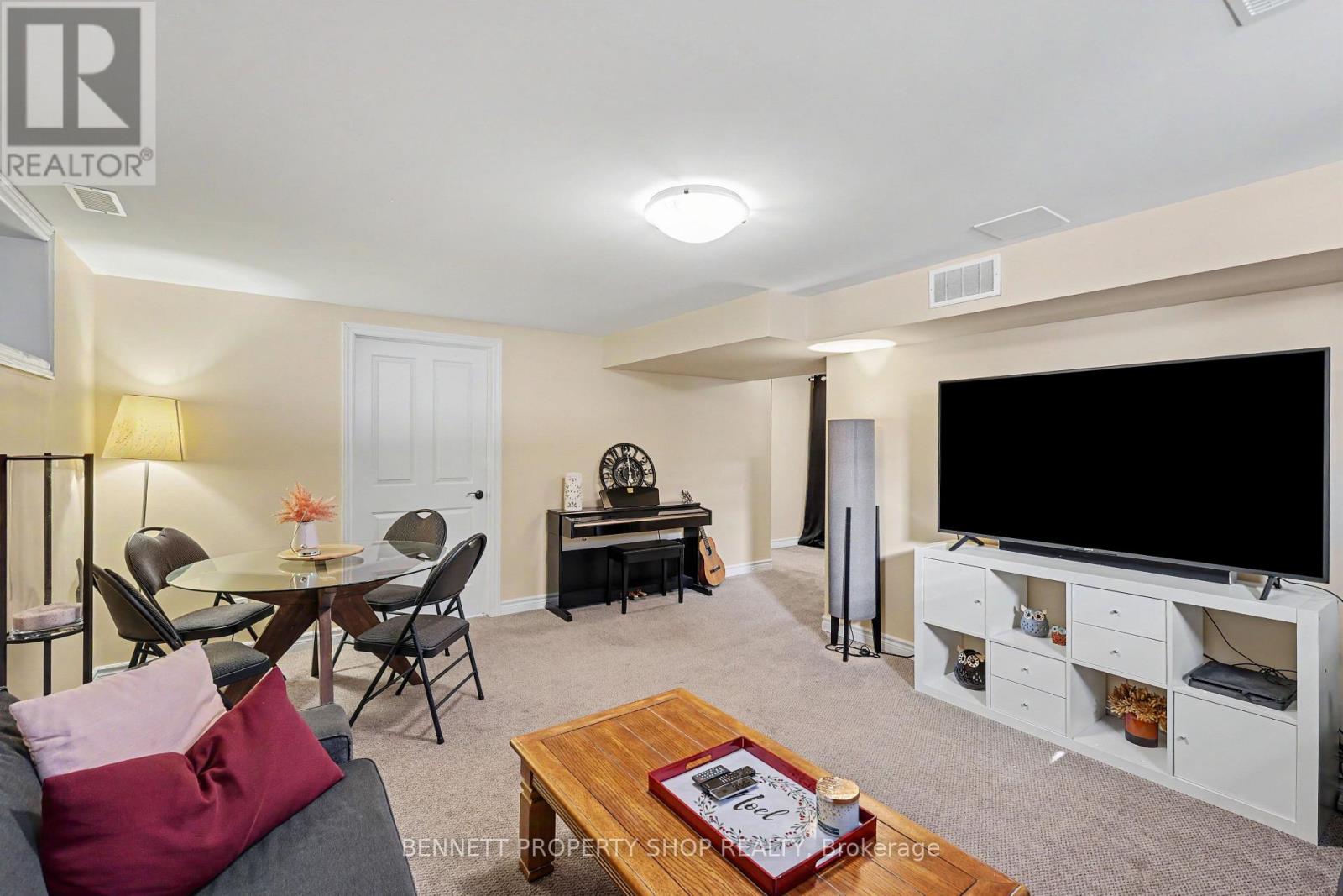 77 Tabitha Crescent Property Photo 17