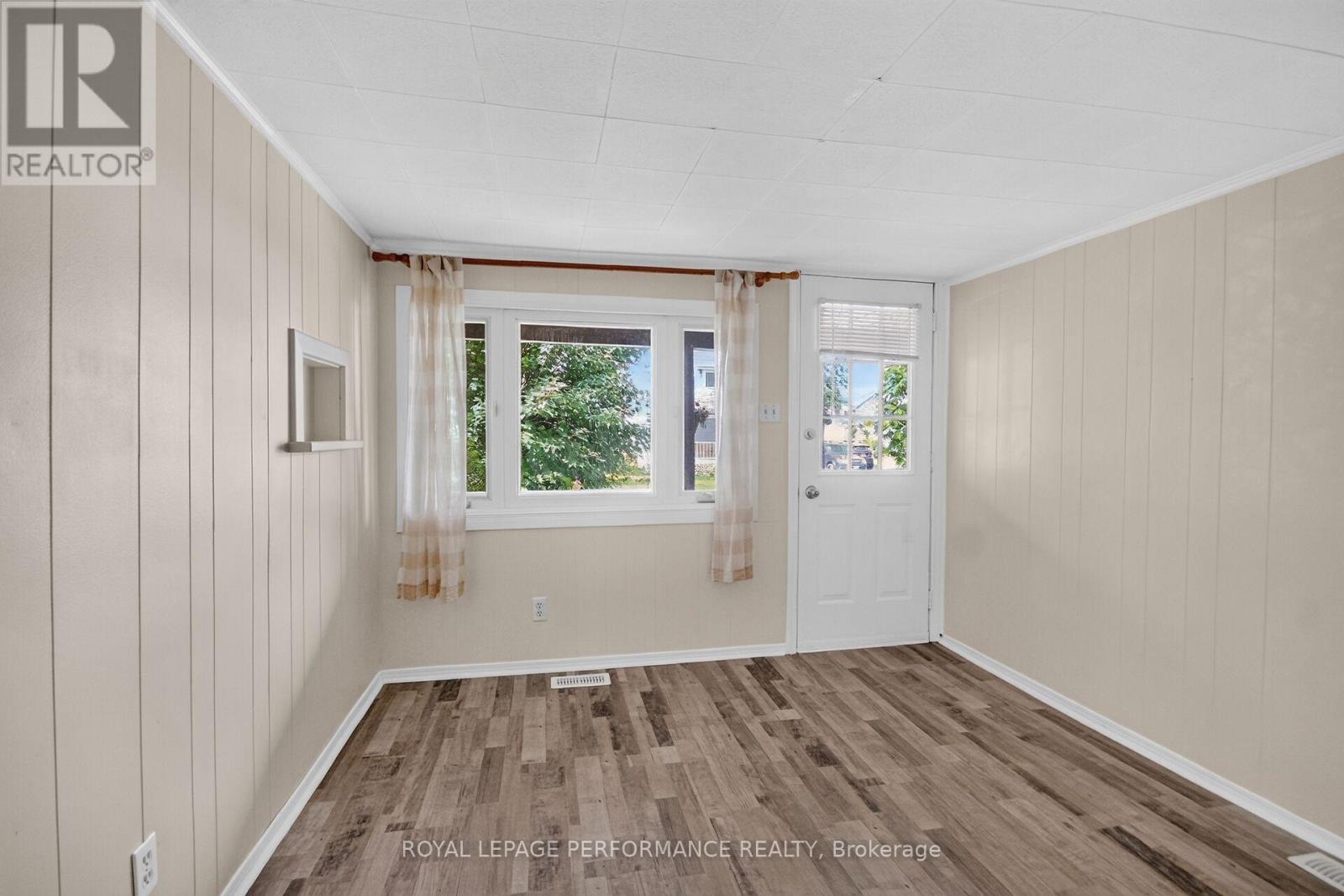 46 First Avenue Property Photo 5
