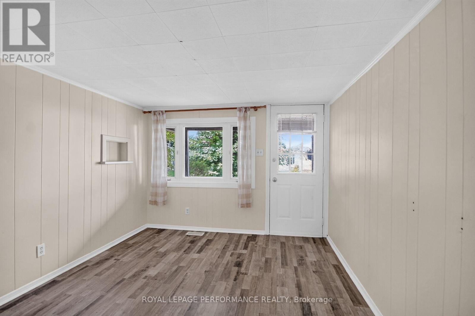 46 First Avenue Property Photo 6