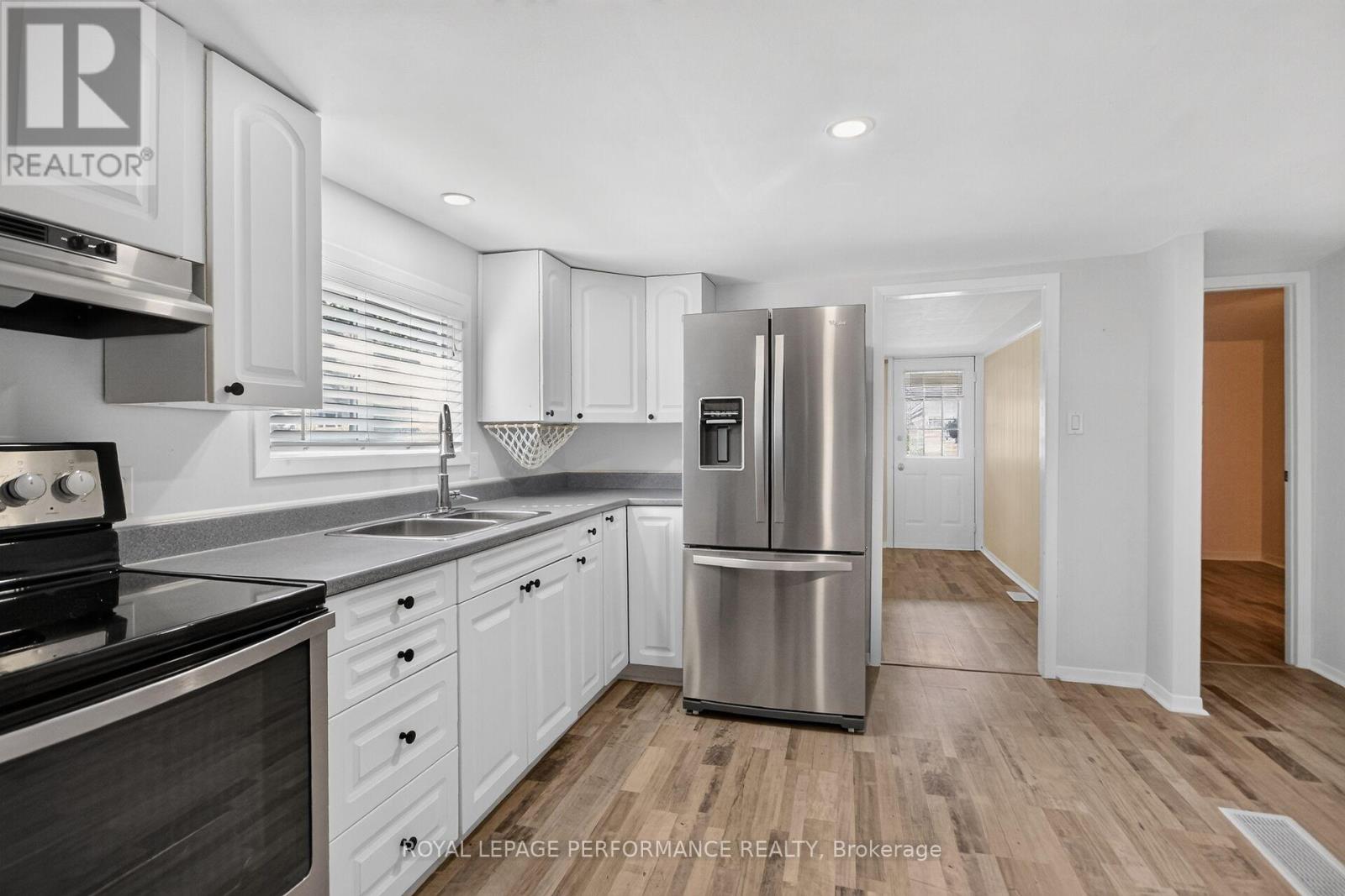 46 First Avenue Property Photo 10