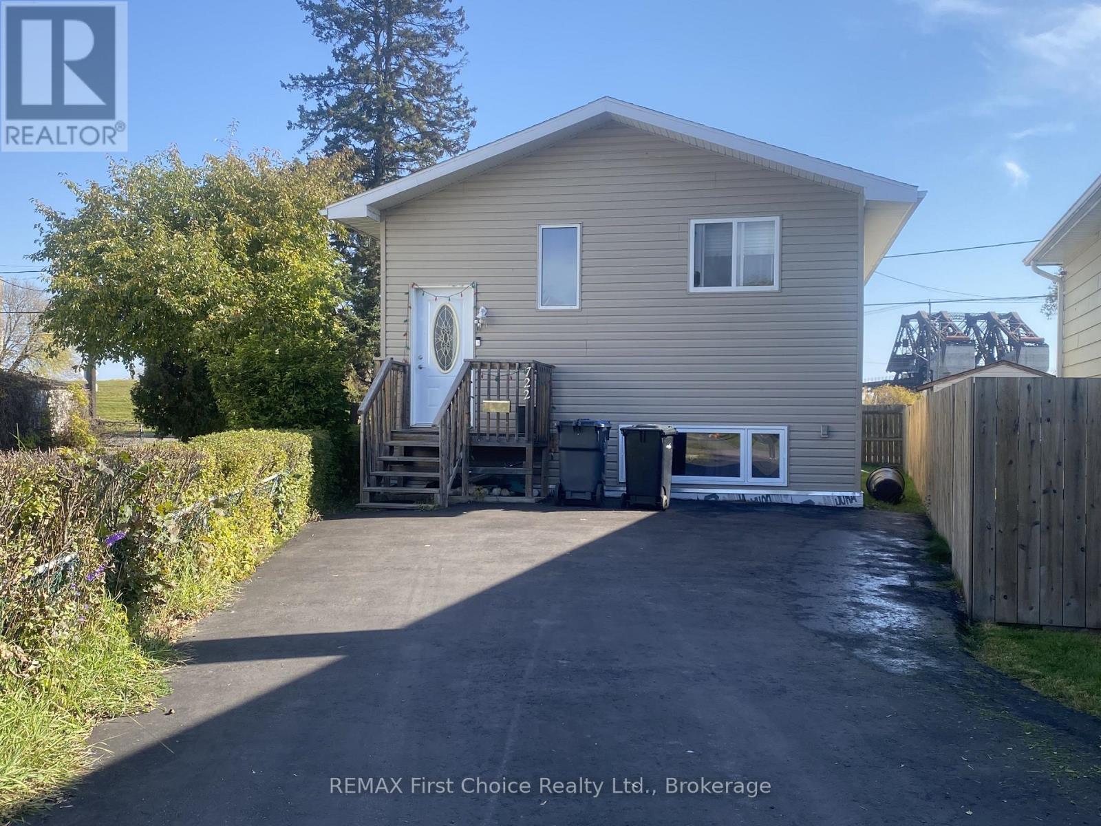 722 CATHERINE STREET Property Photo 1
