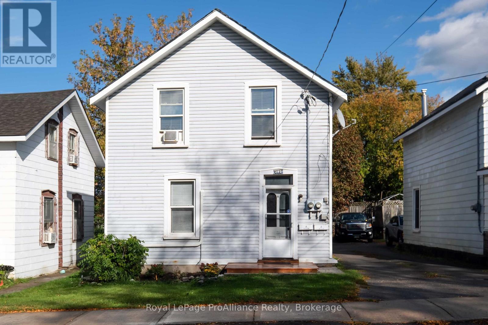 395 Bleecker Avenue Property Photo 1