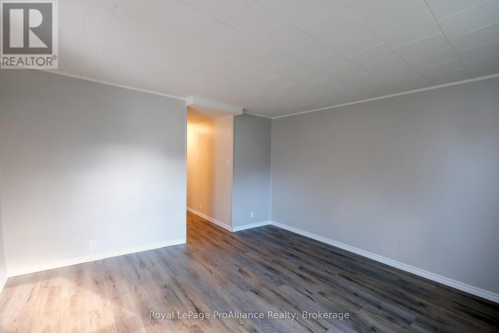 395 Bleecker Avenue Property Photo 14