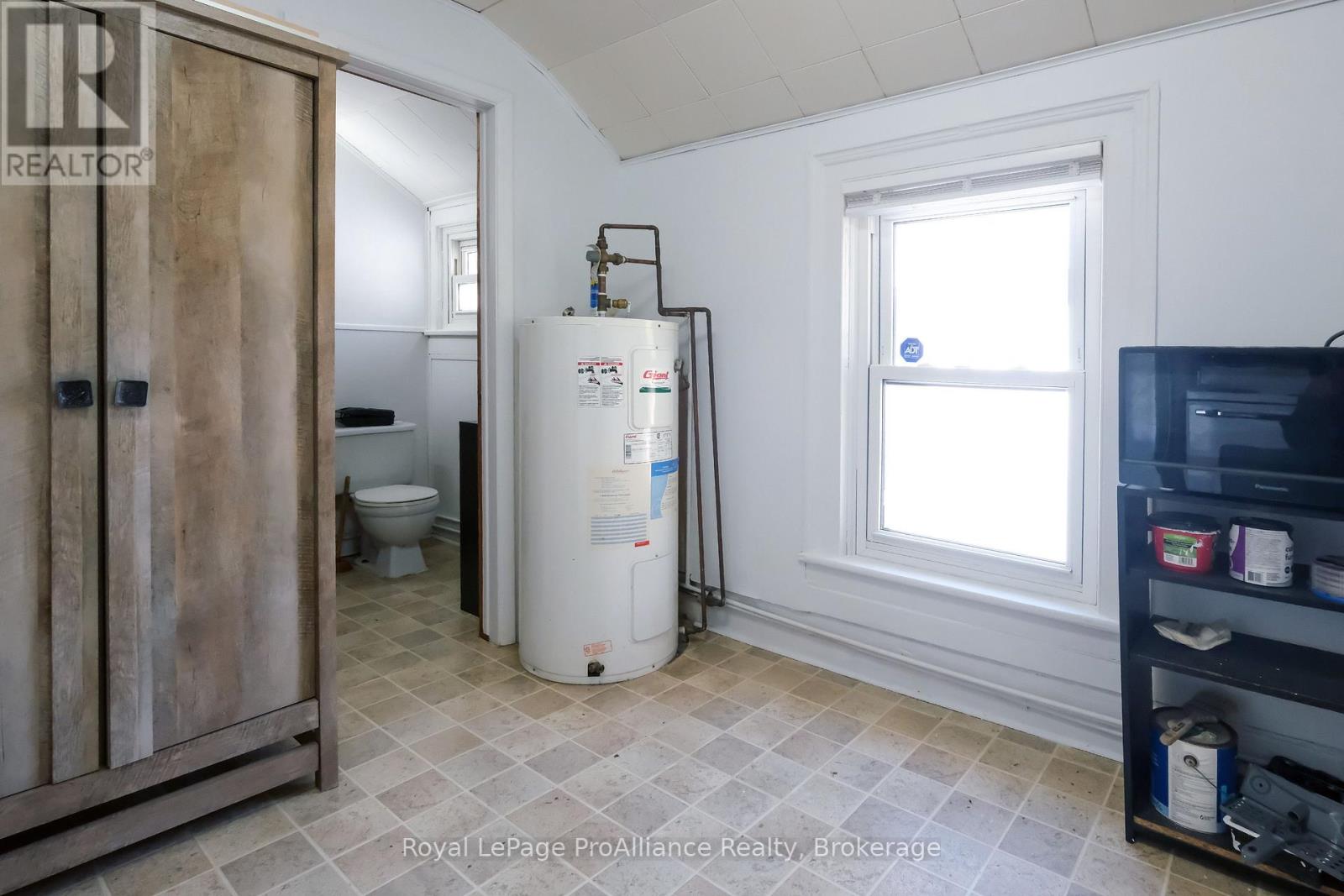 395 Bleecker Avenue Property Photo 21