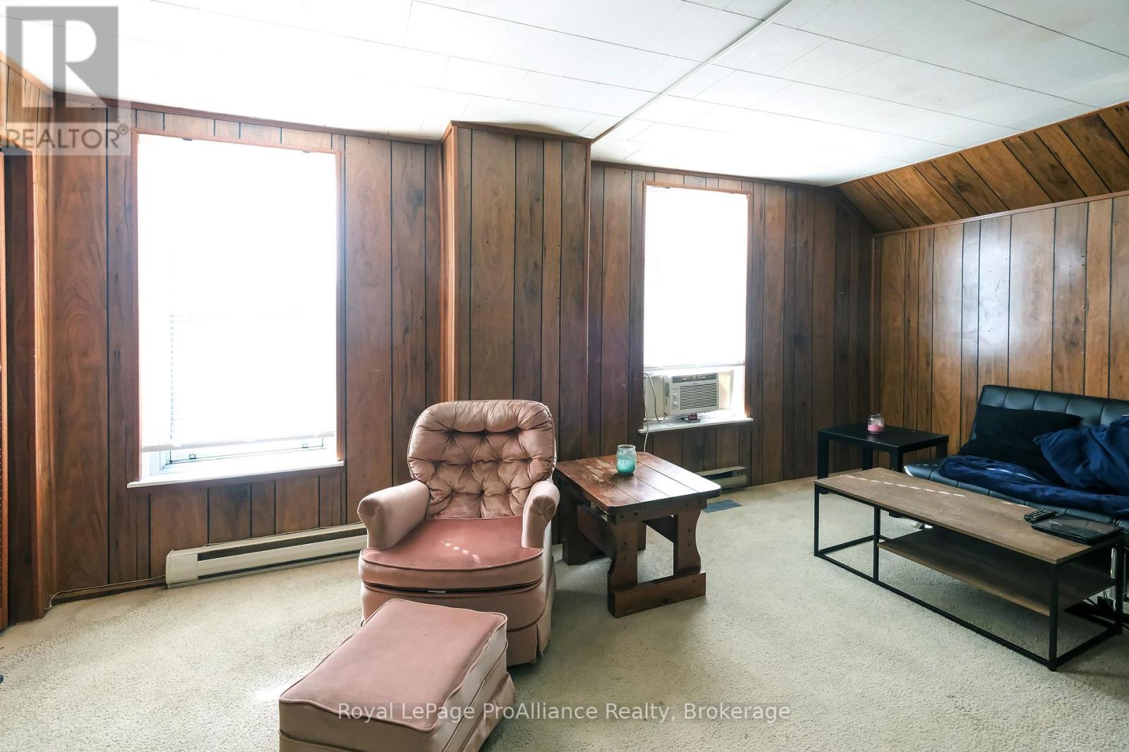 395 Bleecker Avenue Property Photo 23