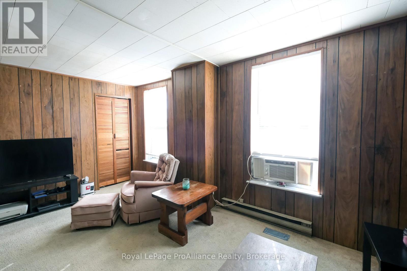 395 Bleecker Avenue Property Photo 24
