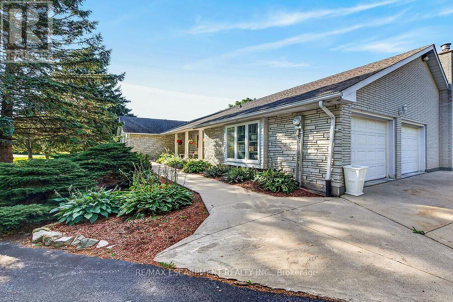 2 Karendale Crescent Property Photo 5
