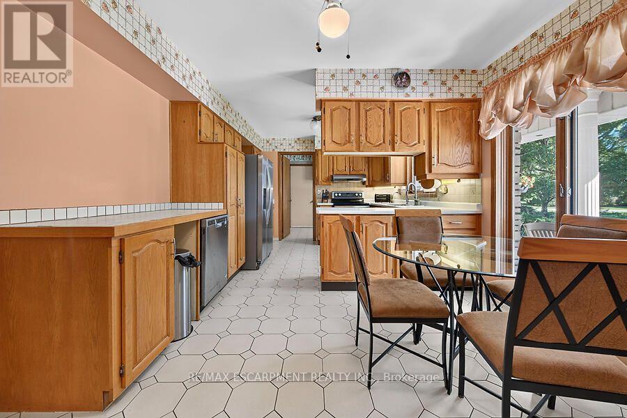 2 Karendale Crescent Property Photo 11