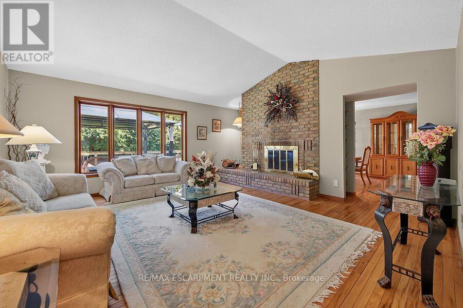 2 Karendale Crescent Property Photo 16