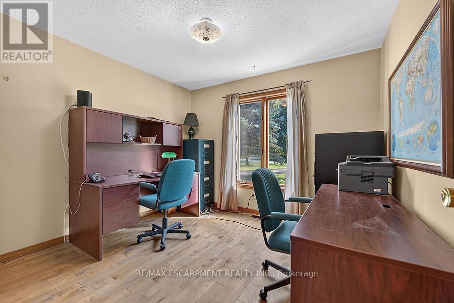 2 Karendale Crescent Property Photo 28