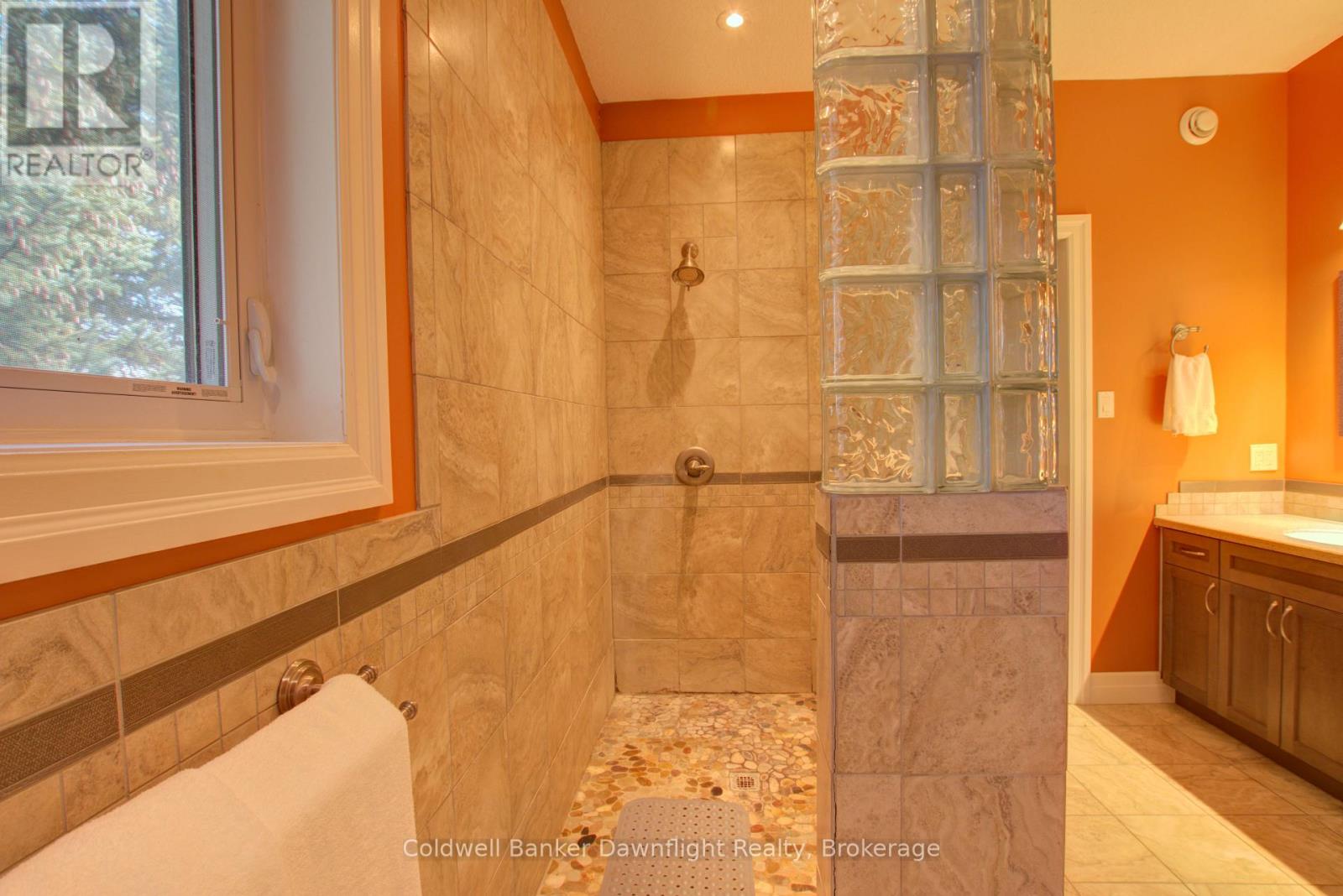 54 Lorne Avenue Property Photo 15