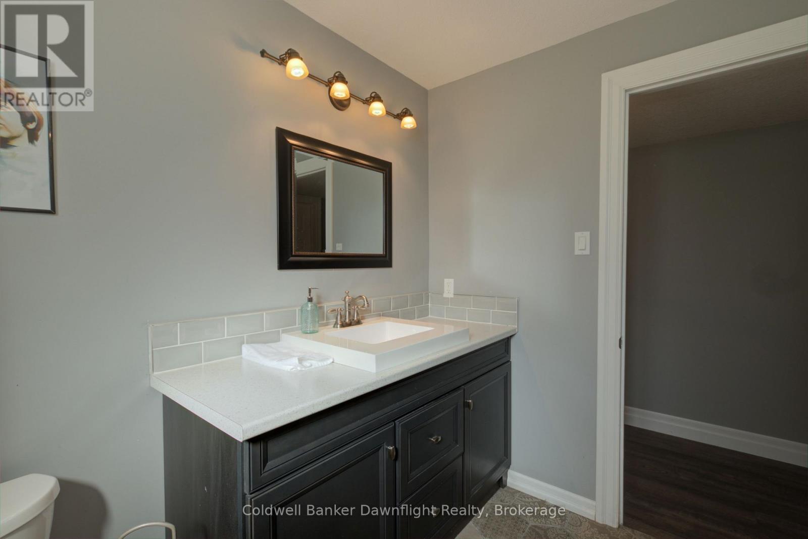 54 Lorne Avenue Property Photo 33