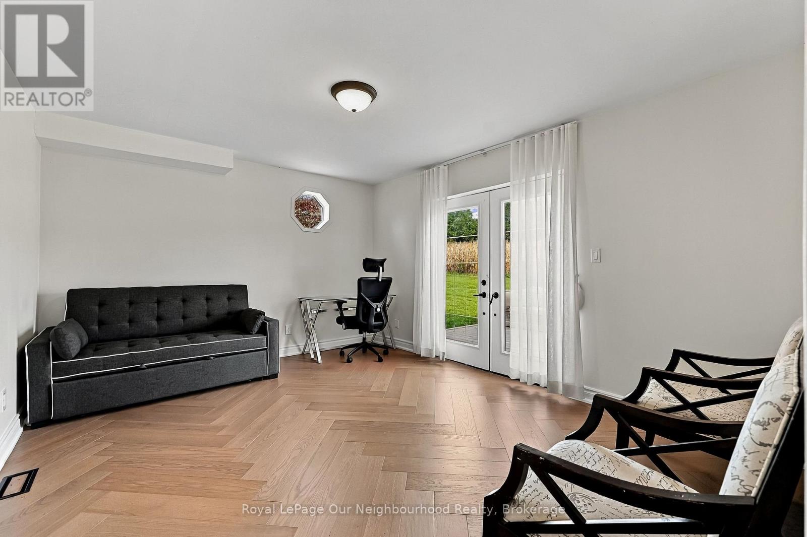 A - 3543 Harwood Road Property Photo 17