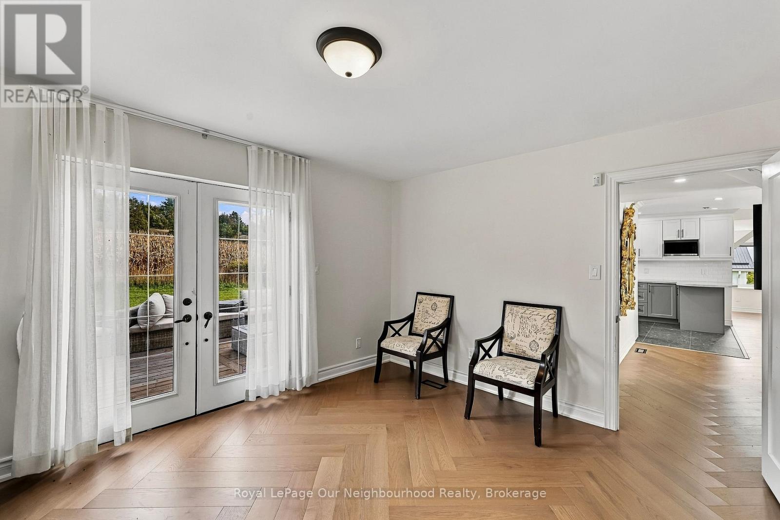 A - 3543 Harwood Road Property Photo 18