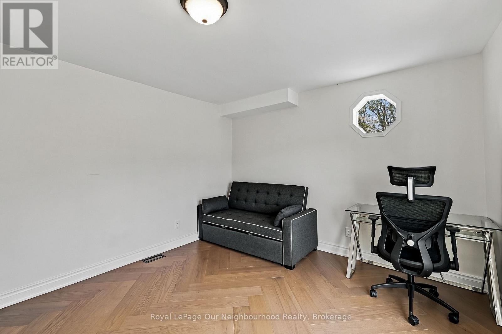 A - 3543 Harwood Road Property Photo 19