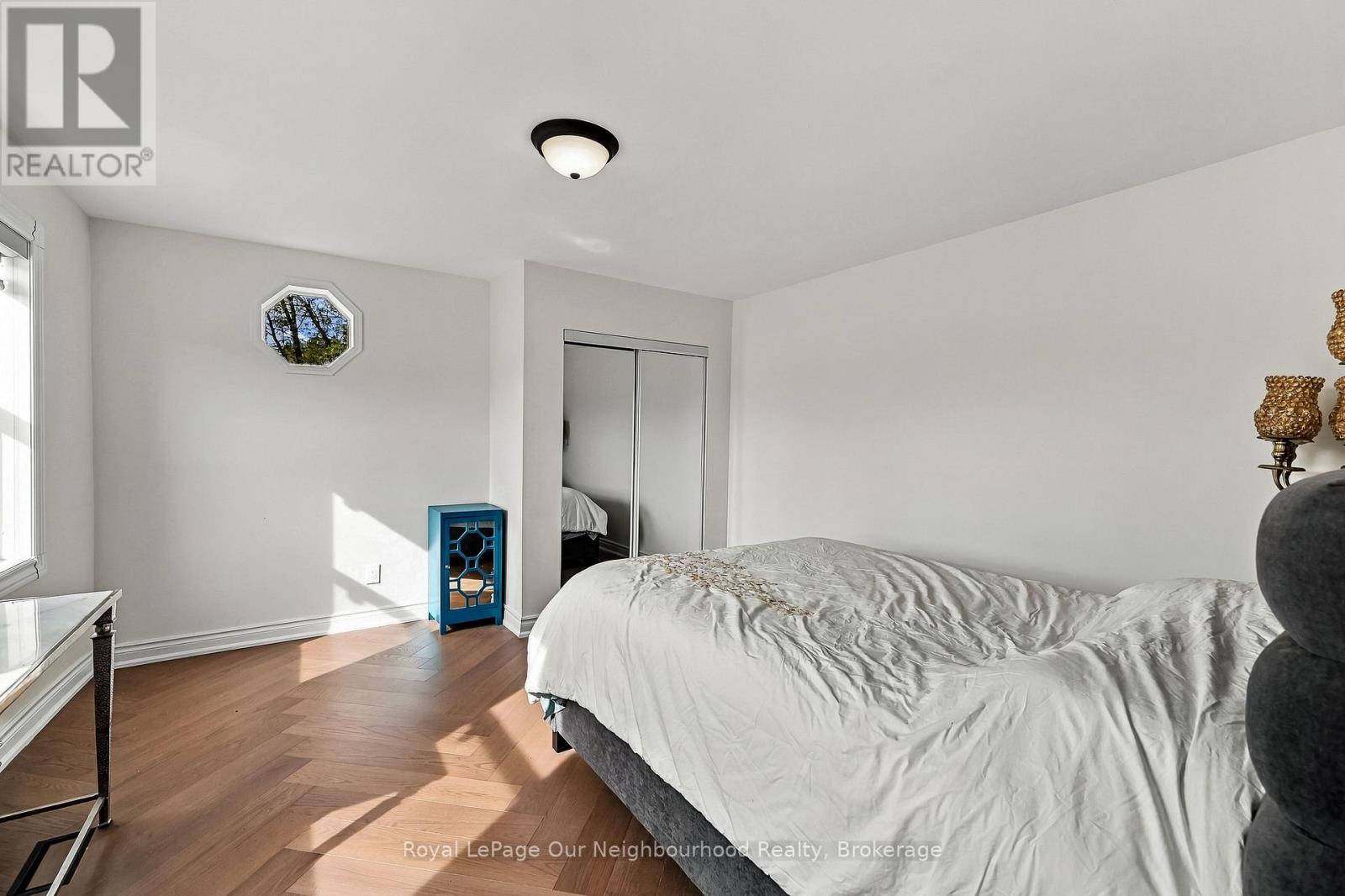 A - 3543 Harwood Road Property Photo 20
