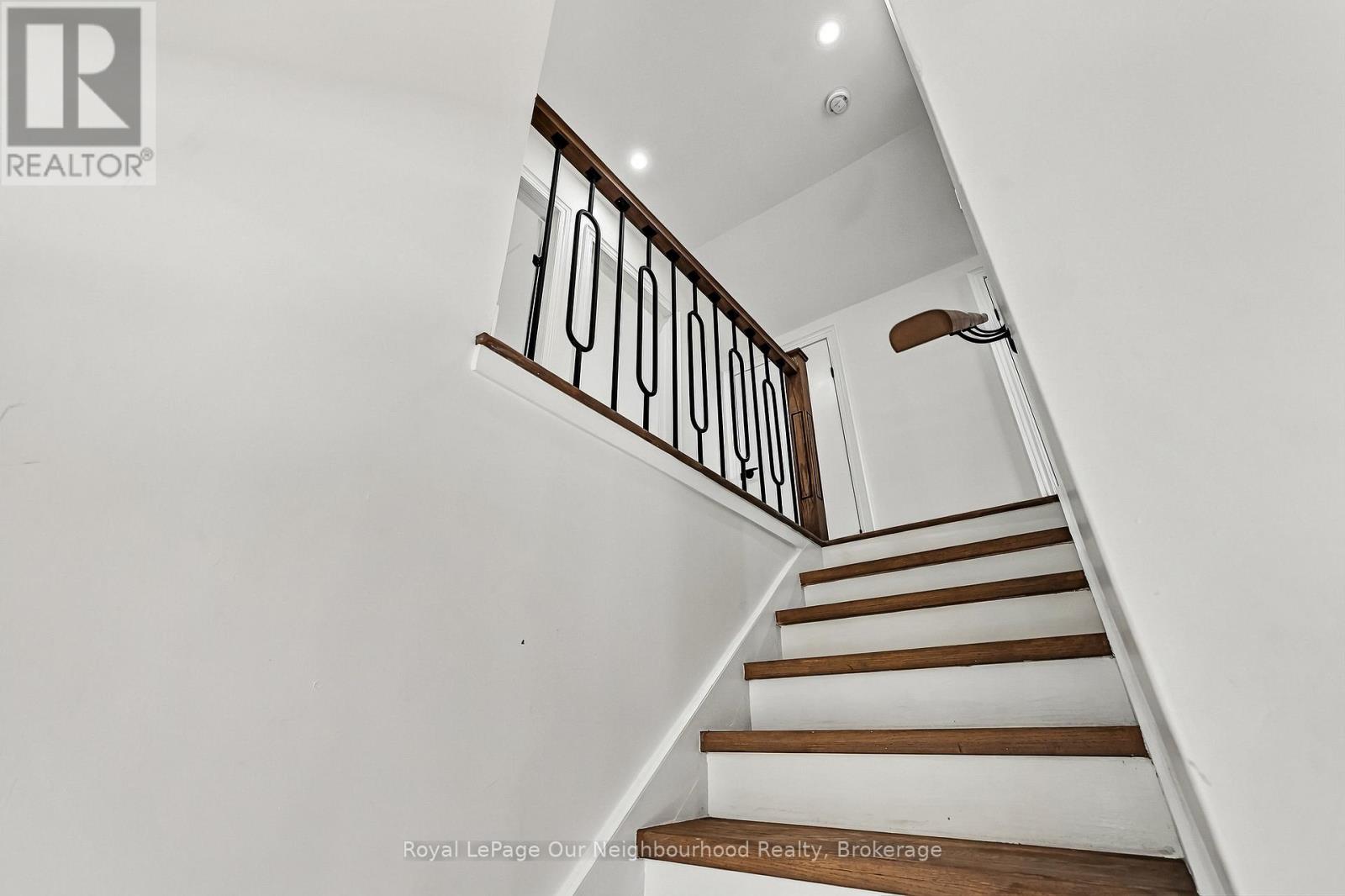 A - 3543 Harwood Road Property Photo 26