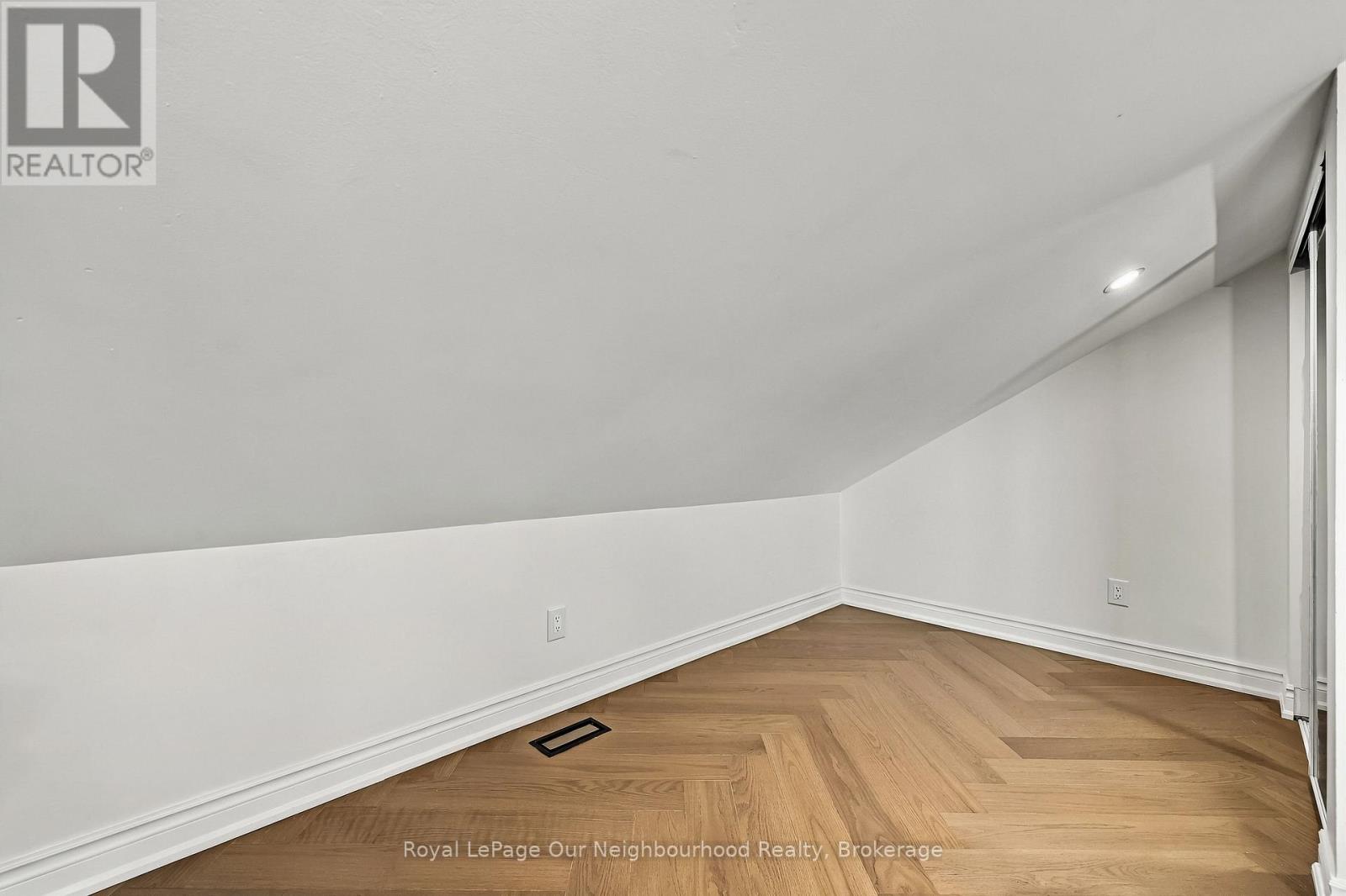 A - 3543 Harwood Road Property Photo 29