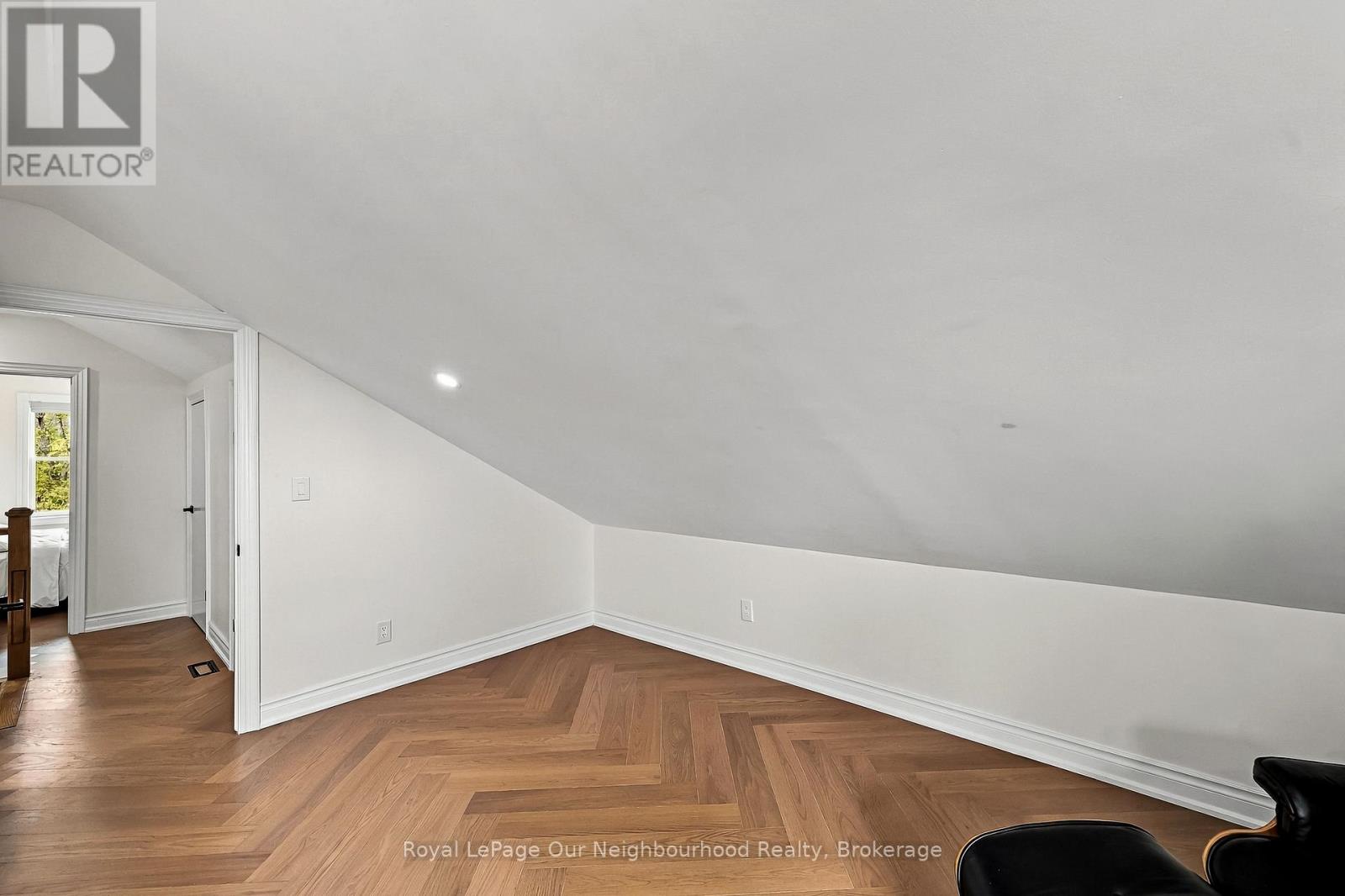A - 3543 Harwood Road Property Photo 30