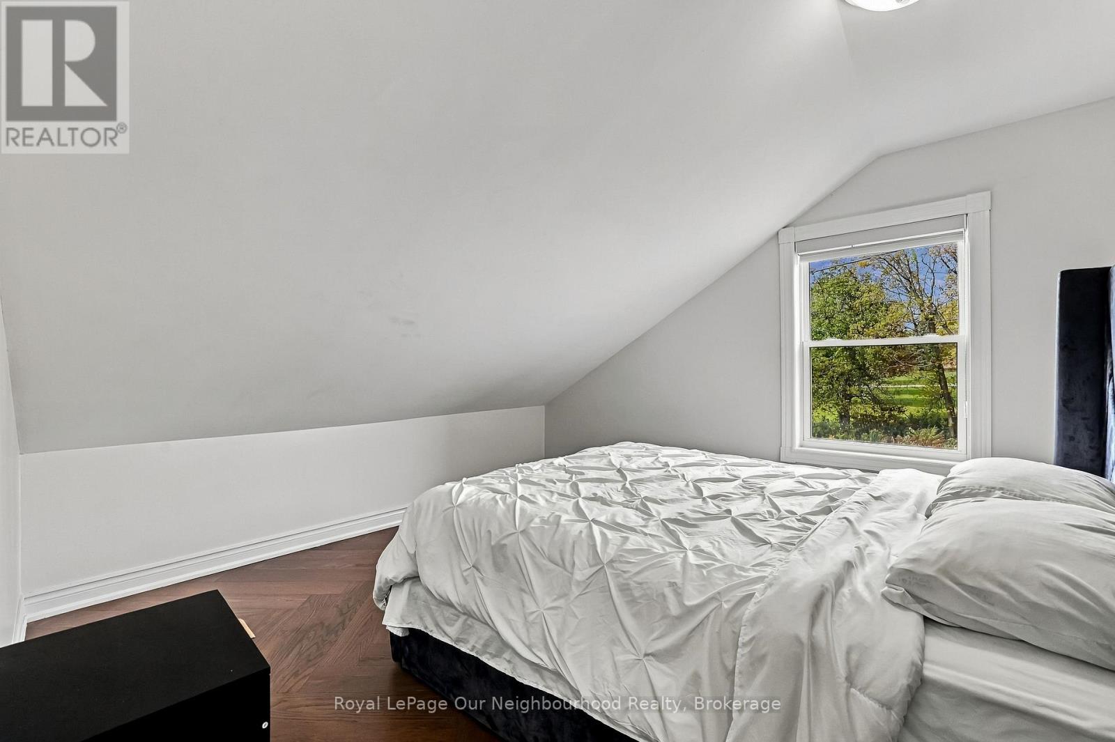 A - 3543 Harwood Road Property Photo 31