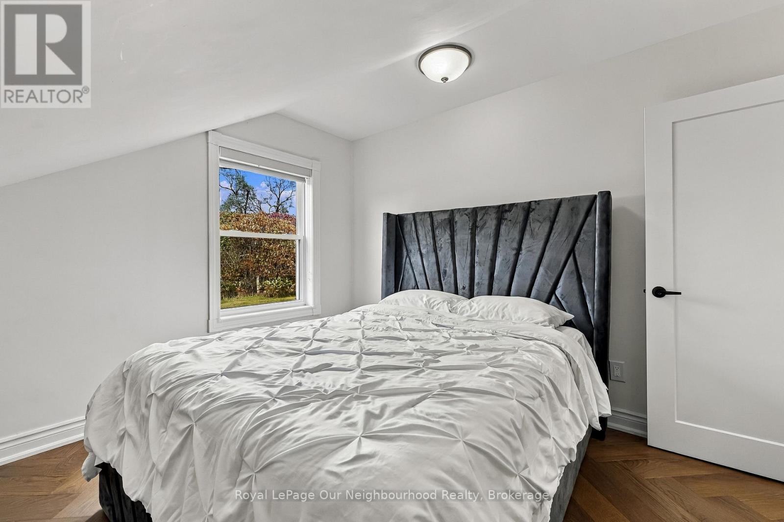 A - 3543 Harwood Road Property Photo 32