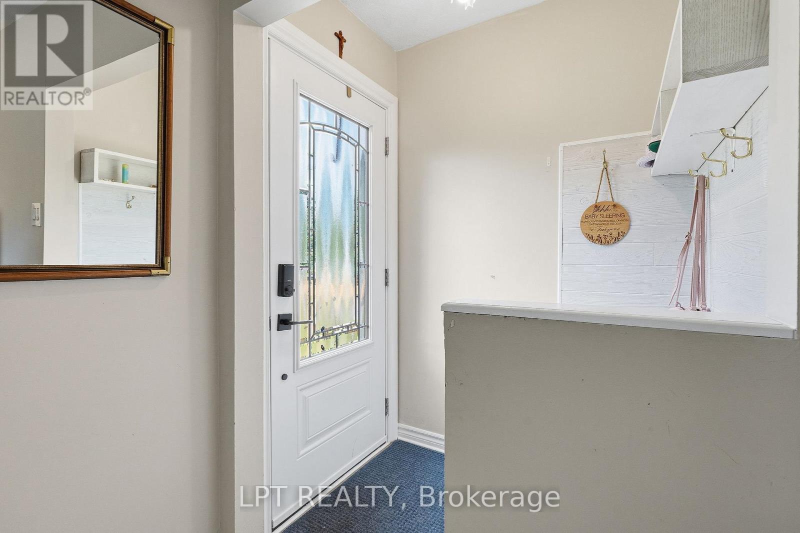 1467 Meadow Road N Property Photo 4