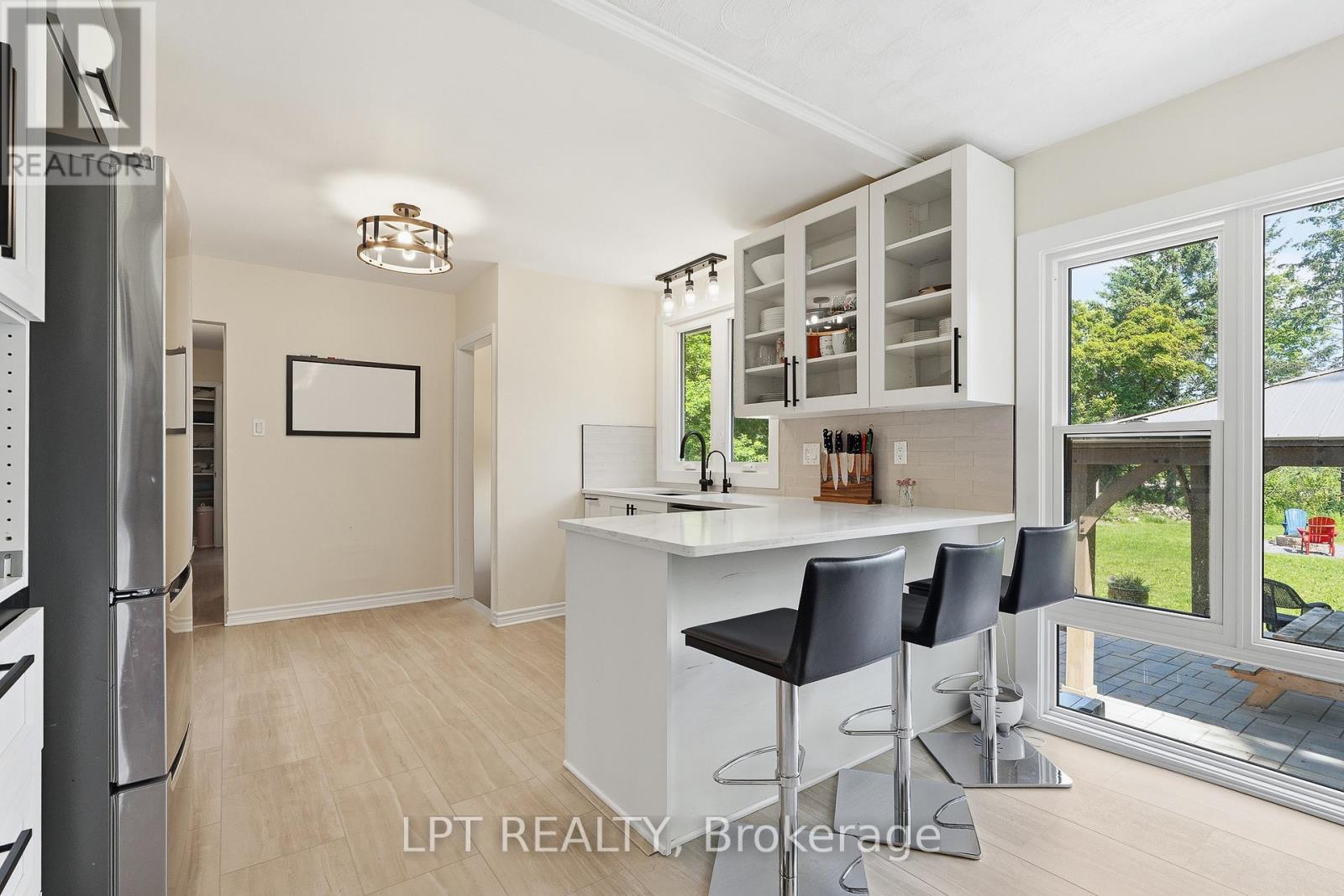 1467 Meadow Road N Property Photo 11