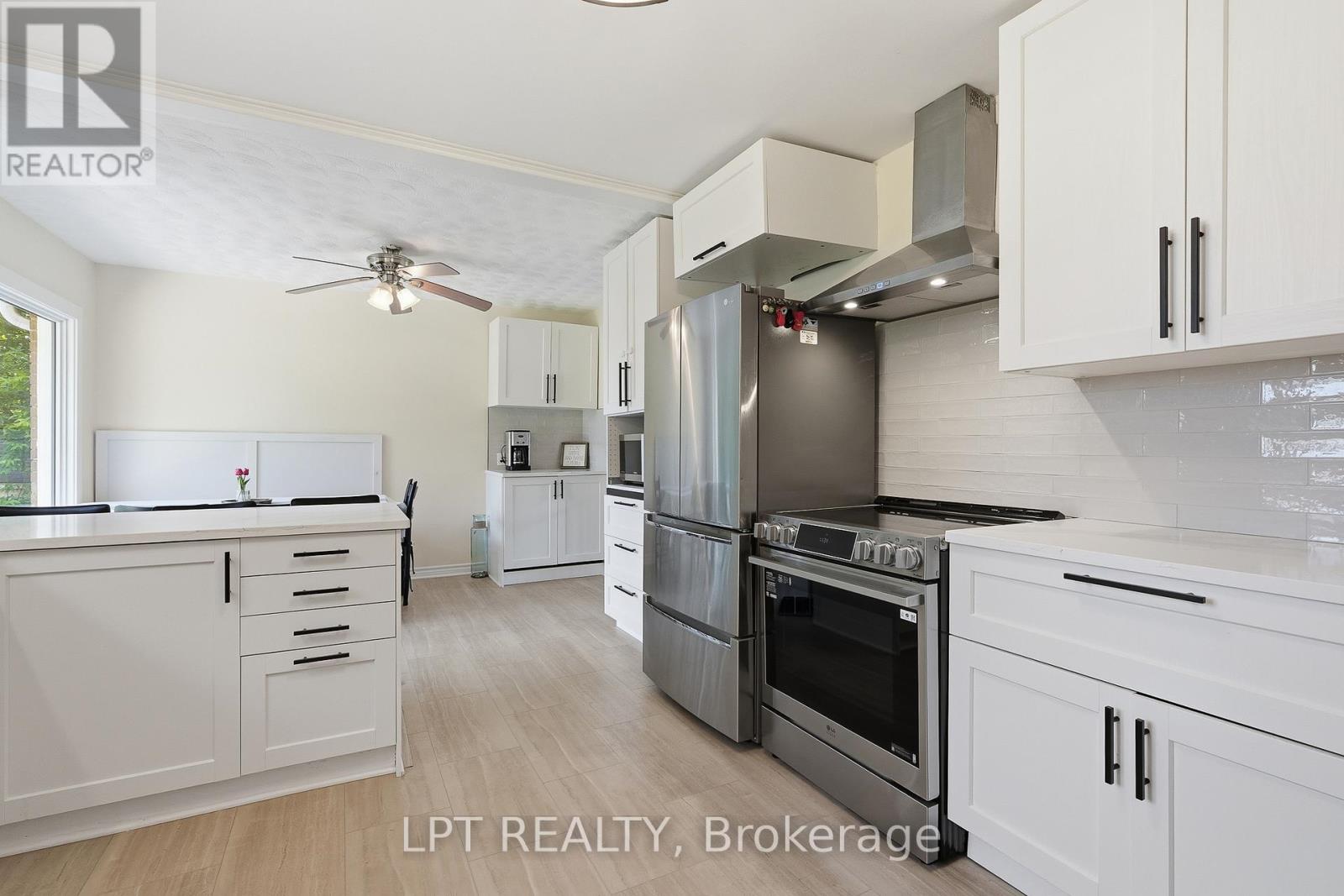 1467 Meadow Road N Property Photo 14
