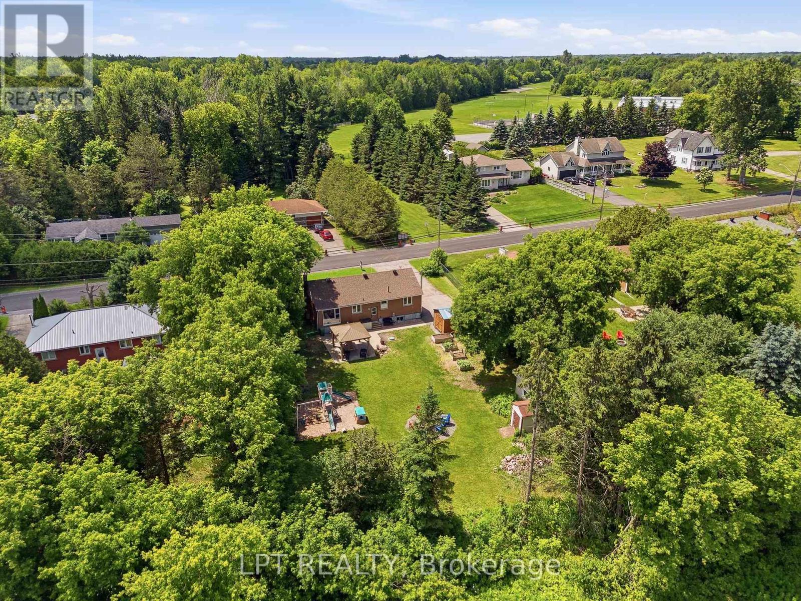 1467 Meadow Road N Property Photo 35