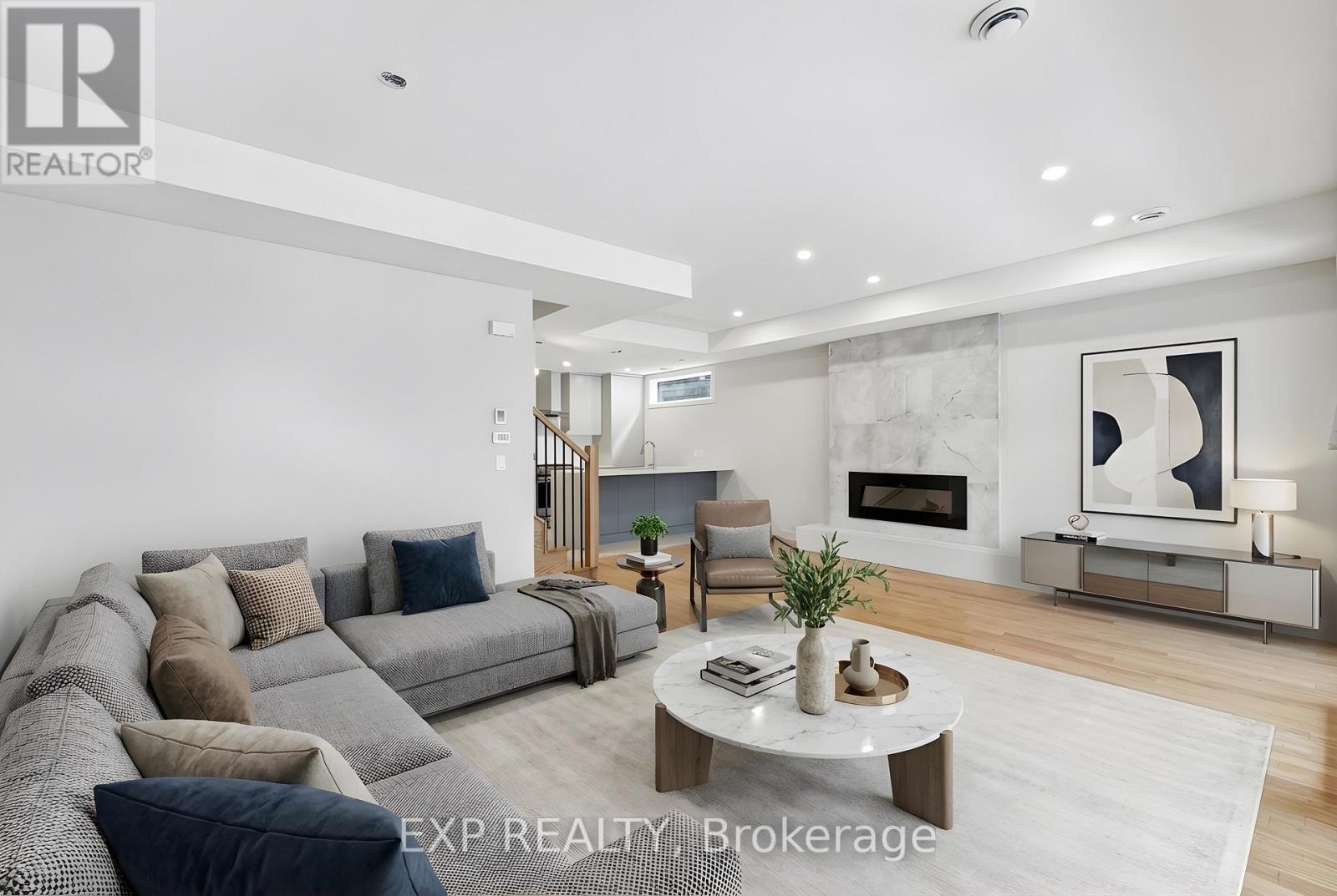 A - 512 Roosevelt Avenue Property Photo 2
