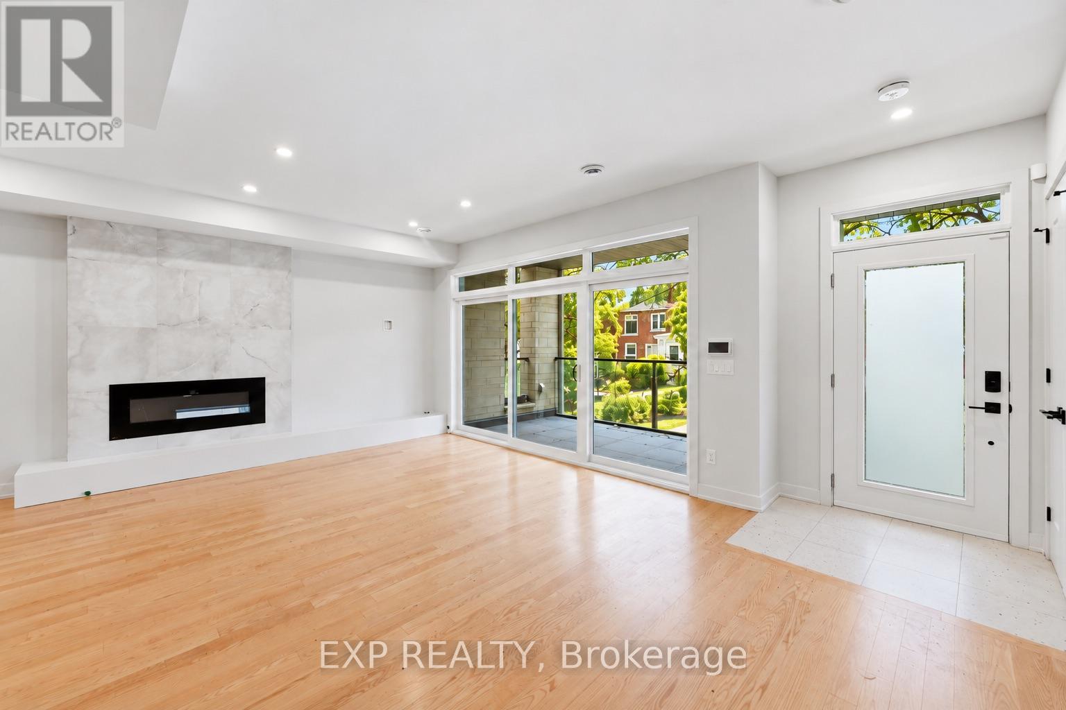 A - 512 Roosevelt Avenue Property Photo 3