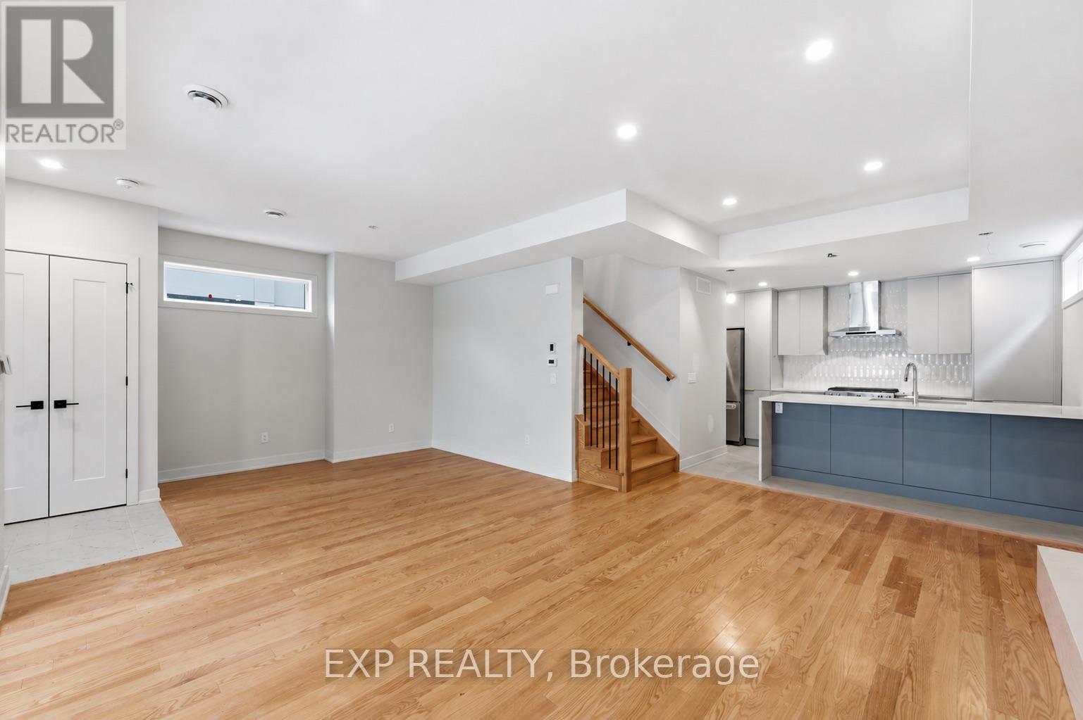 A - 512 Roosevelt Avenue Property Photo 4