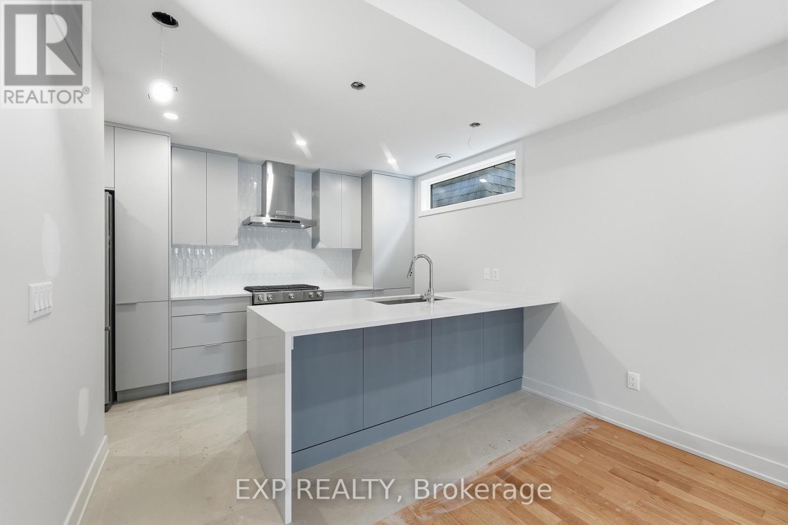 A - 512 Roosevelt Avenue Property Photo 5