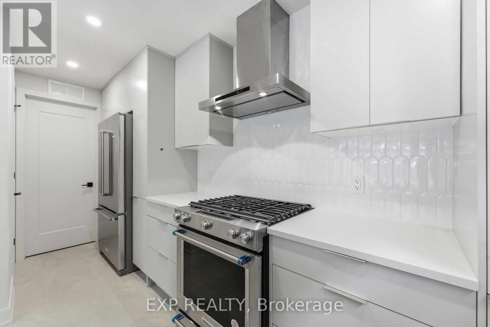A - 512 Roosevelt Avenue Property Photo 7