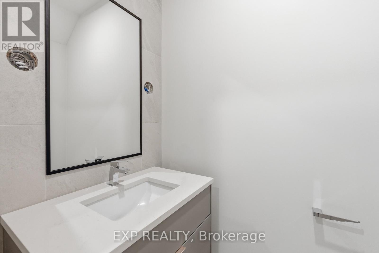 A - 512 Roosevelt Avenue Property Photo 9