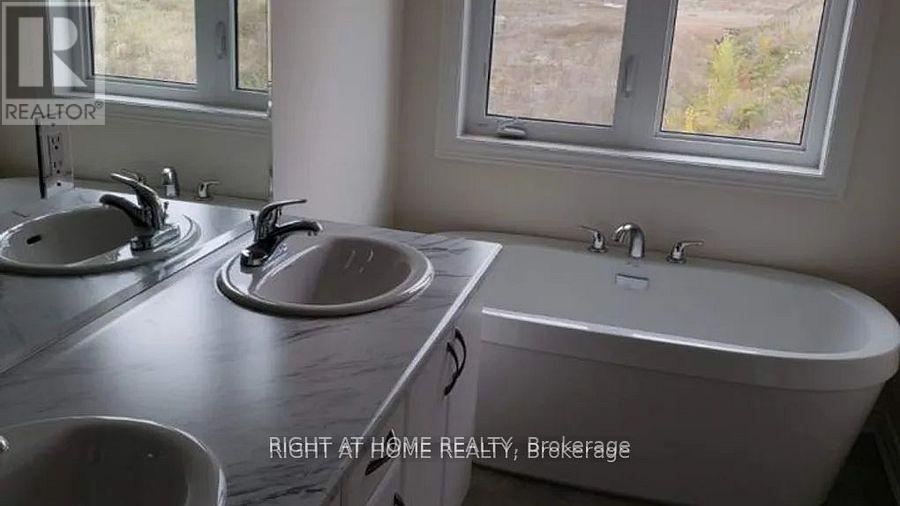 27 Bayonne Drive Property Photo 14