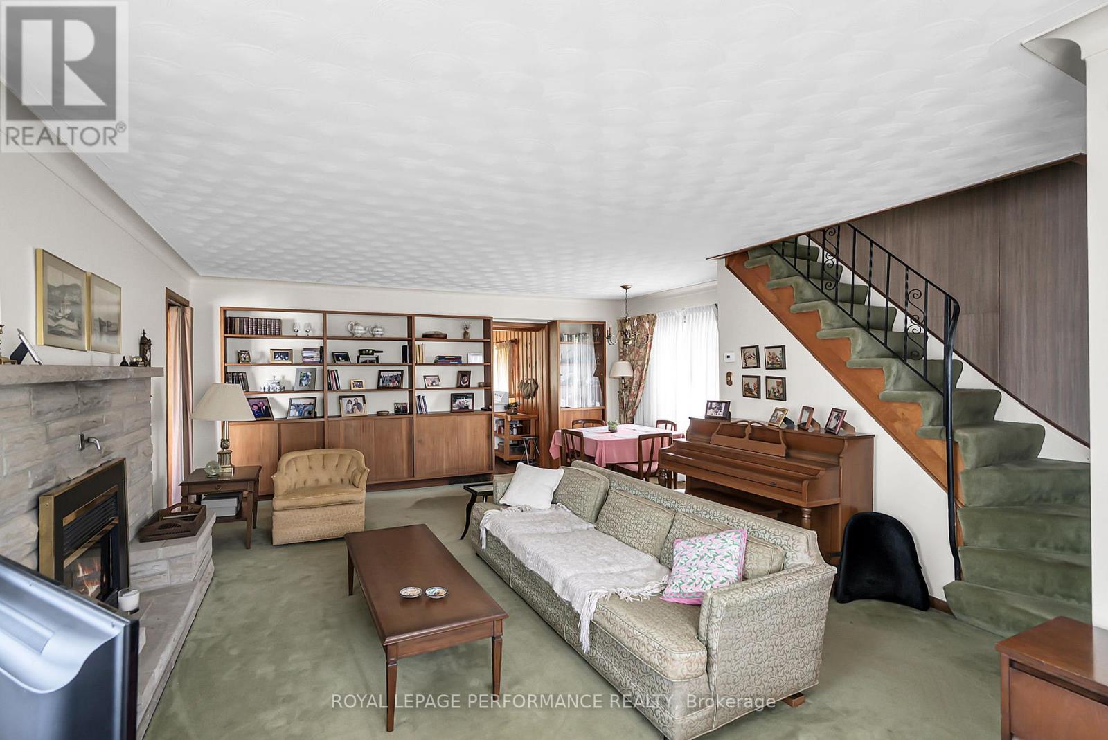 20 Fifth Street W Property Photo 9