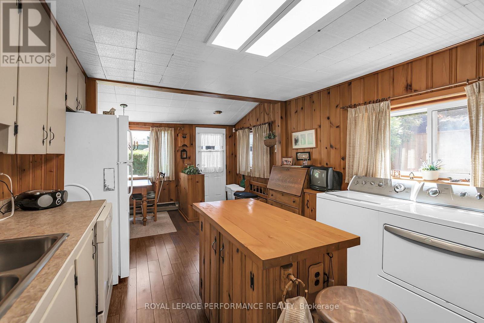 20 Fifth Street W Property Photo 21