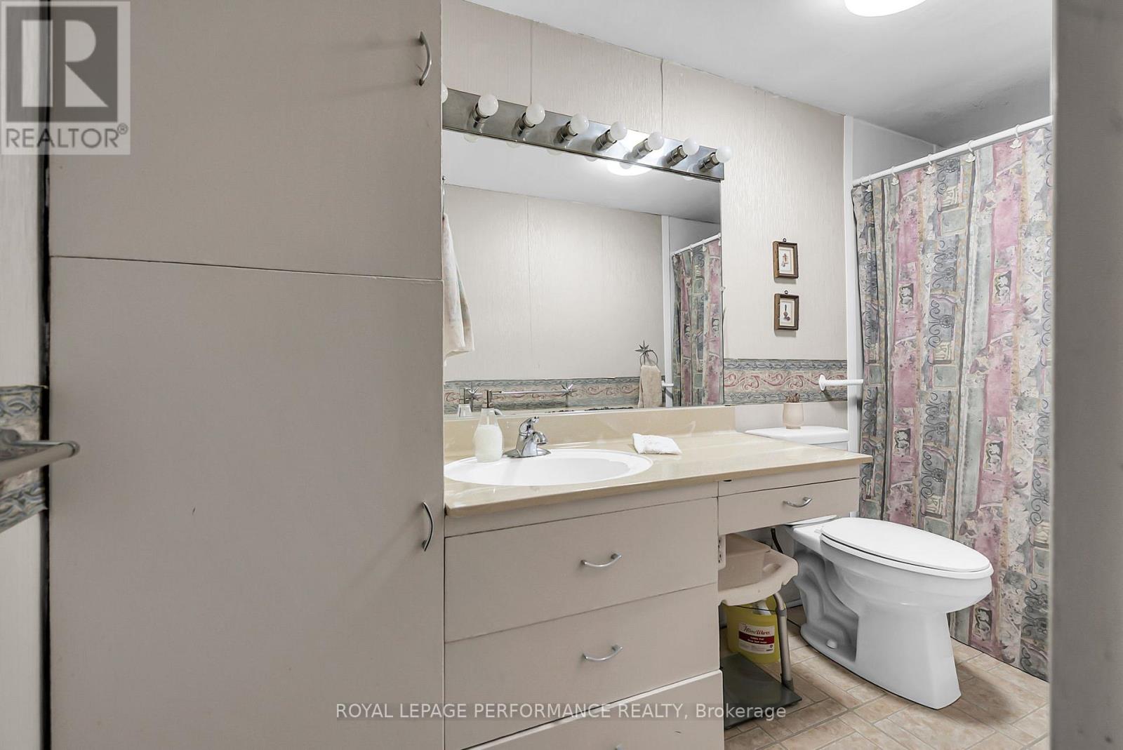20 Fifth Street W Property Photo 30