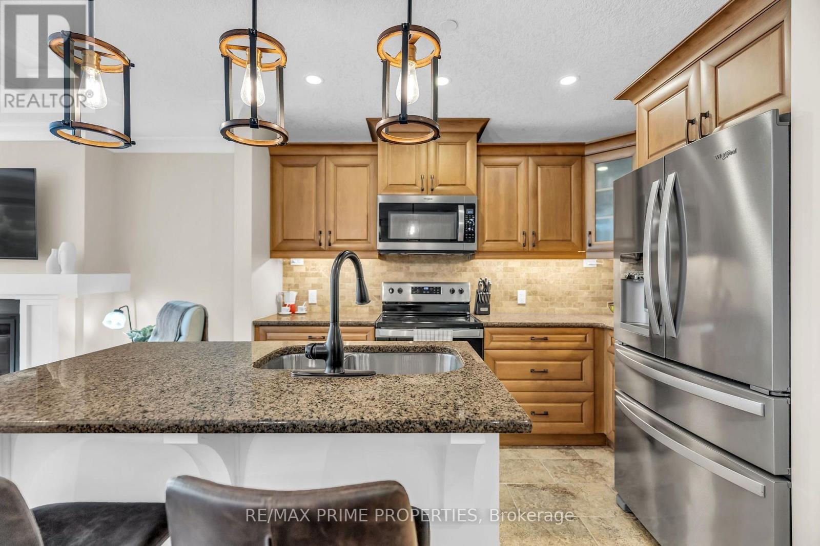 110 - 320 Sugarcreek Trail S Property Photo 7